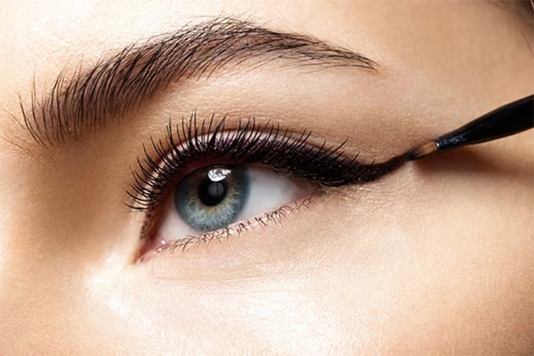 Eye makeup tips for sensitive eyes