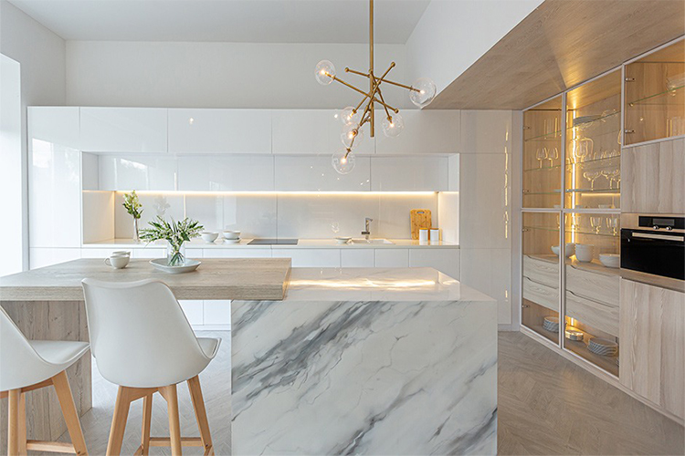 5 Kitchen Island Pendant Lights That Are Taking Over the Internet