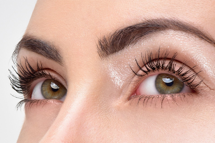 How to grow your eyelashes naturally