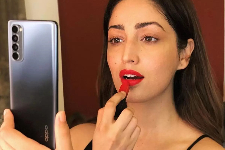 How to apply lipstick perfectly