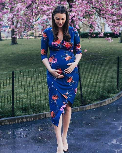 20 Best Maternity Outfits That Are Comfortable And Trendy